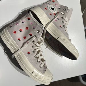 Converse-Limited Addition Return to Festival 70s platforms gray with fllwers